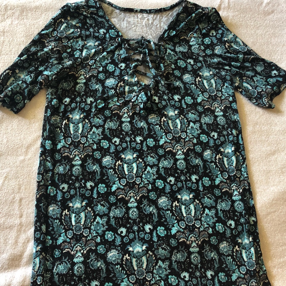 American Eagle floral paisley top